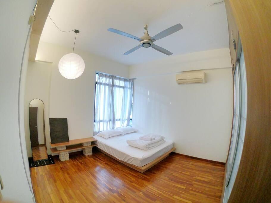 Pangsapuri Spacious 4br Near Klcc - Travel With Mrt *